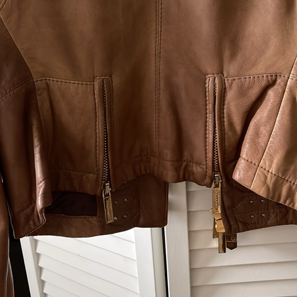 VINTAGE LEATHER FITTED VERSACE JACKET - Picture 9 of 16